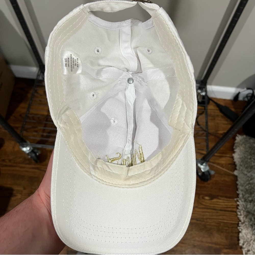 Mrs Hat - Picture 4 of 5